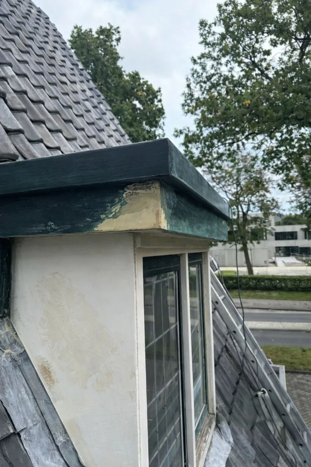 Dakkapel en dakraamhoek voor afwerking
