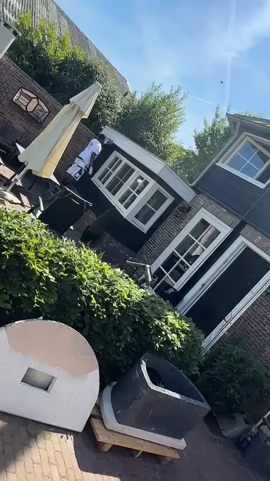 Buitenwerk op de binnenplaats