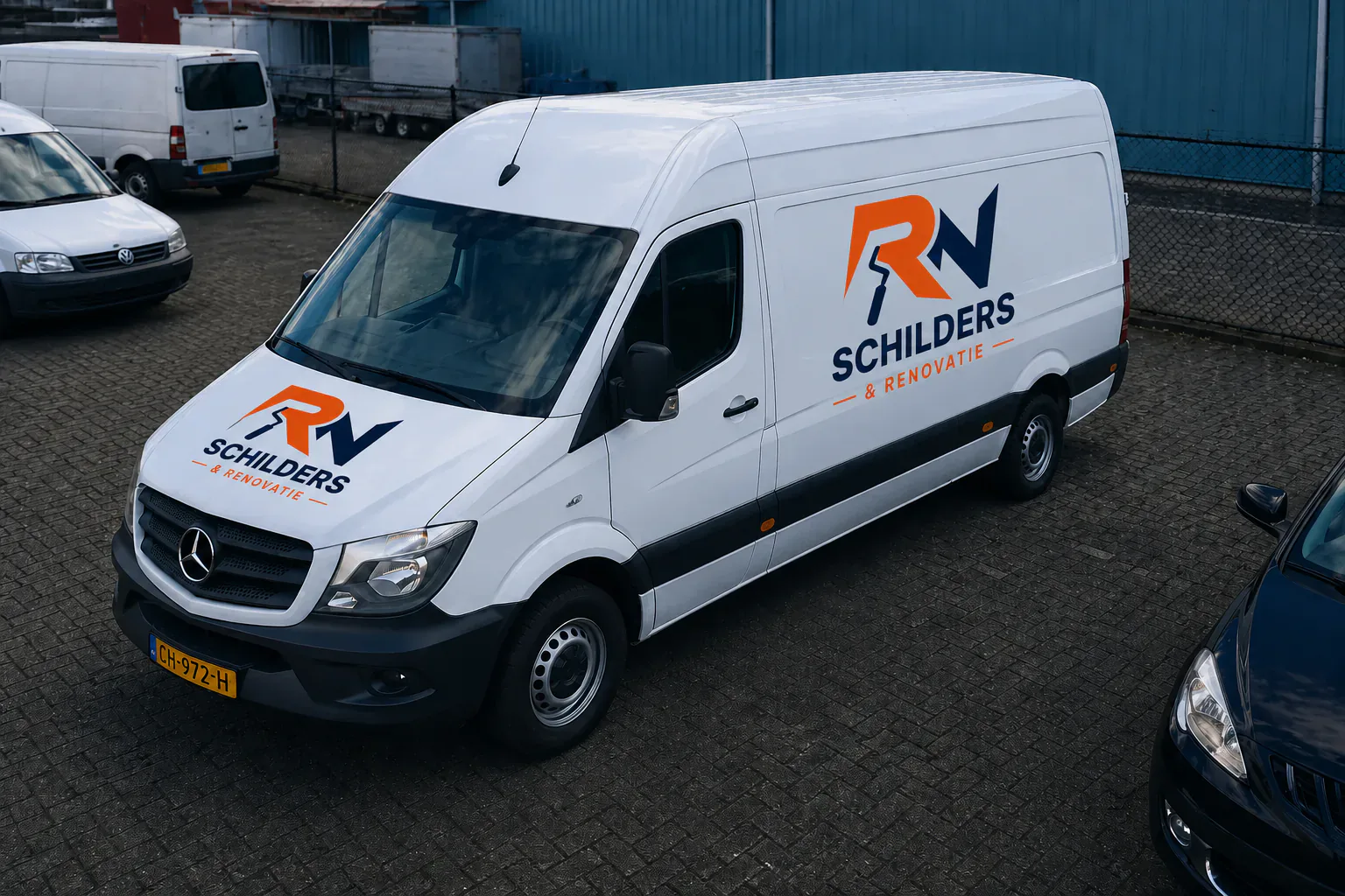 Bedrijfsbus van RN Schilders & Renovatie
